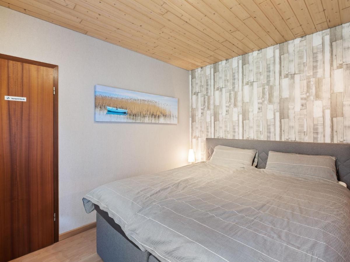 Idyllic Bungalow In Feusdorf With Forest View Rum bild