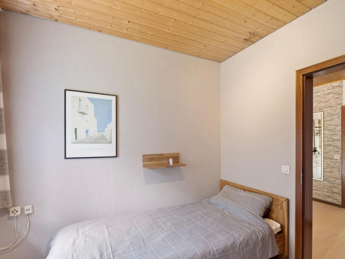 Idyllic Bungalow In Feusdorf With Forest View Exteriör bild