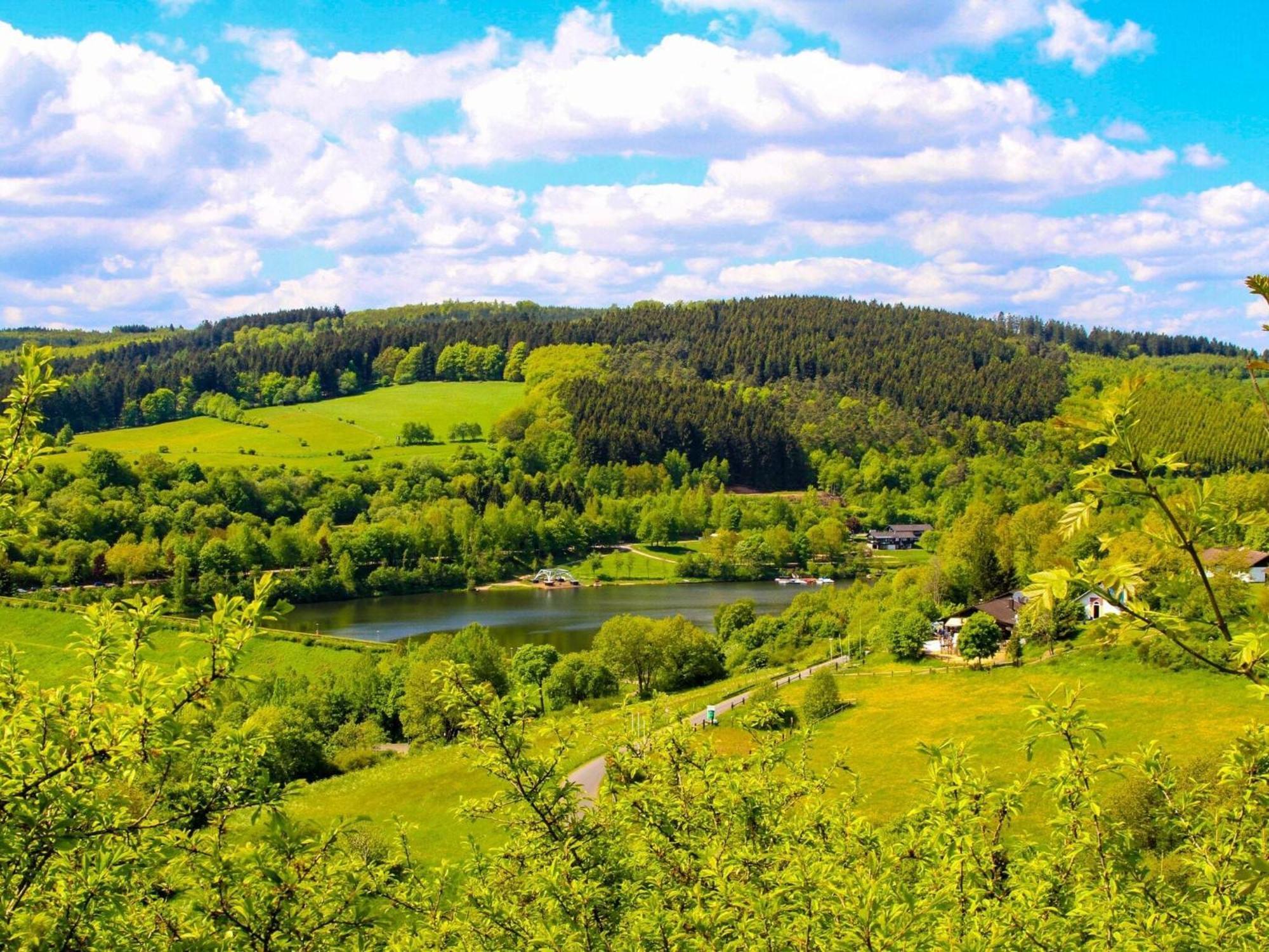 Idyllic Bungalow In Feusdorf With Forest View Exteriör bild